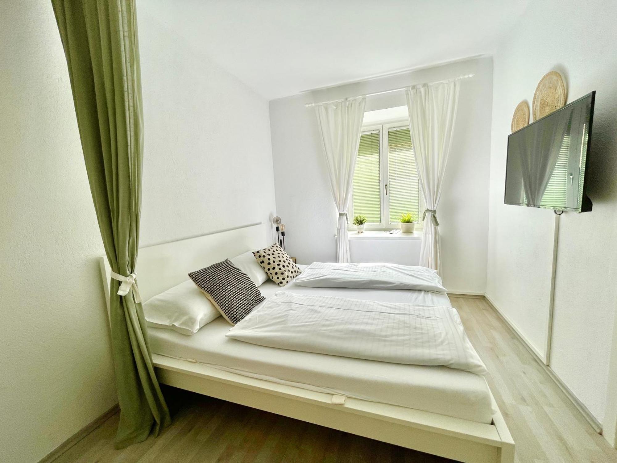 Contactless Self-Check-In - City Apartment Zum Wohlfuehlen Ans16 Graz Exterior photo