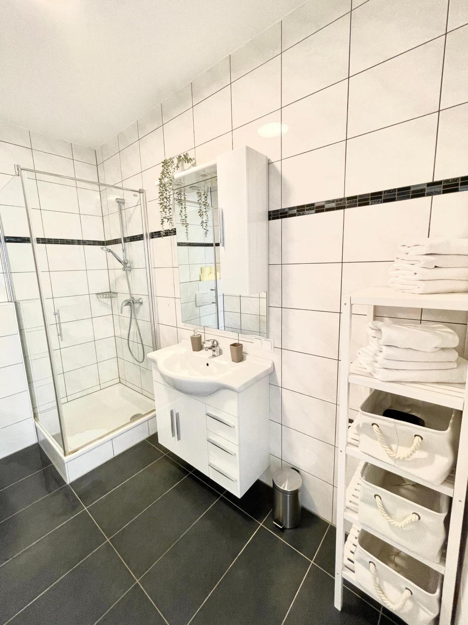 Contactless Self-Check-In - City Apartment Zum Wohlfuehlen Ans16 Graz Exterior photo